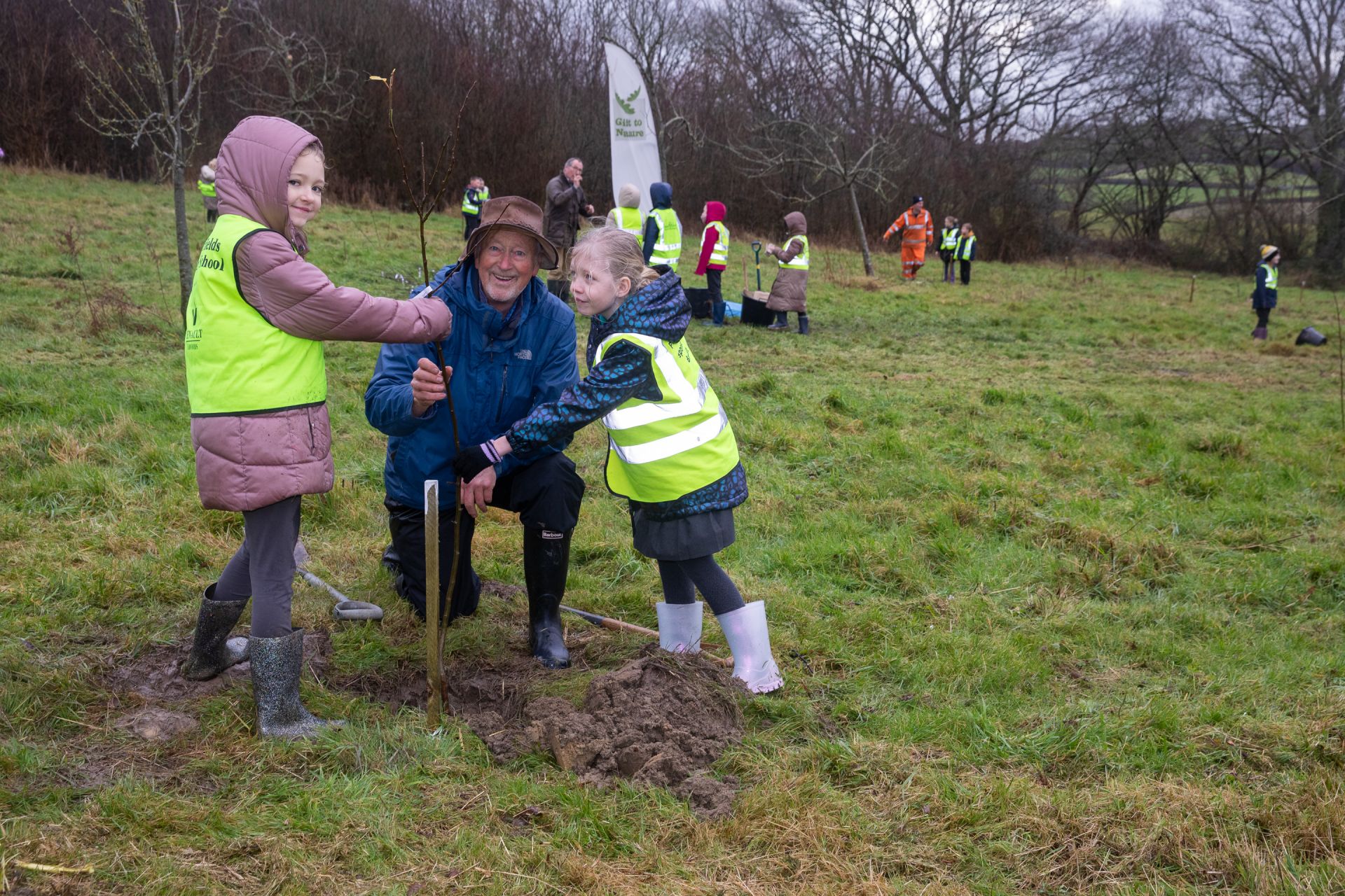 Brian Friend, Chairman Natural Enterprise, helps out. Credit: IW Observer